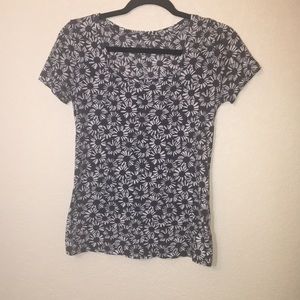 Urban Outfitters daisy t-shirt